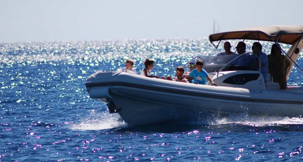 Sounion is known to have summer houses of richy-rich from Europe